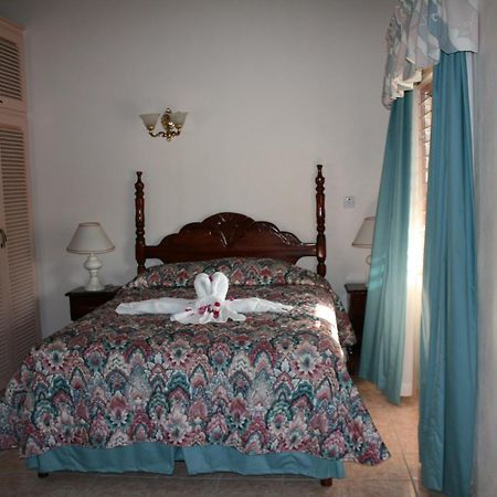 Silver Creek Resort Runaway Bay Extérieur photo