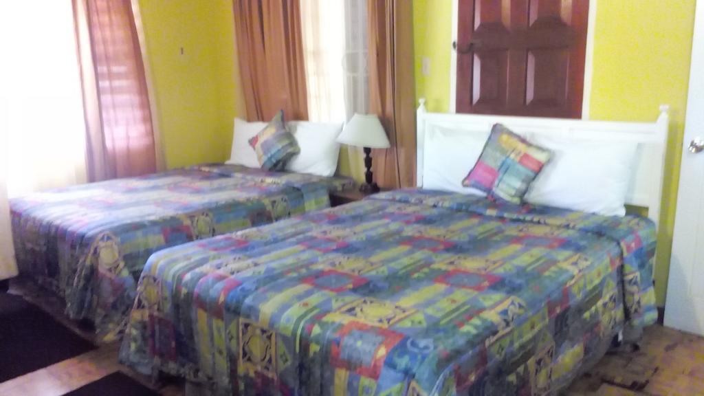 Silver Creek Resort Runaway Bay Extérieur photo