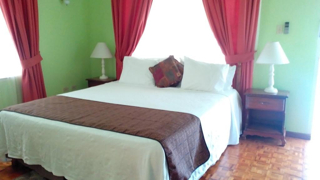 Silver Creek Resort Runaway Bay Extérieur photo