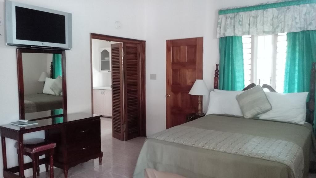 Silver Creek Resort Runaway Bay Extérieur photo