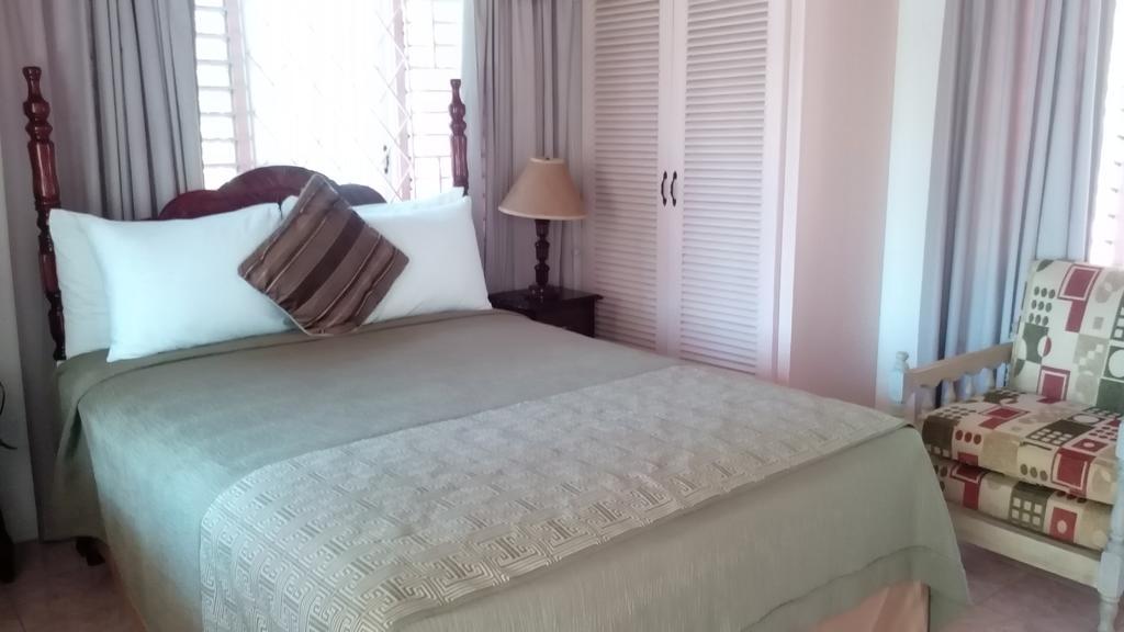 Silver Creek Resort Runaway Bay Extérieur photo