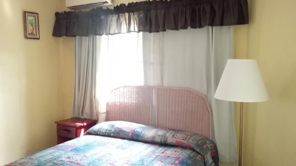 Silver Creek Resort Runaway Bay Extérieur photo