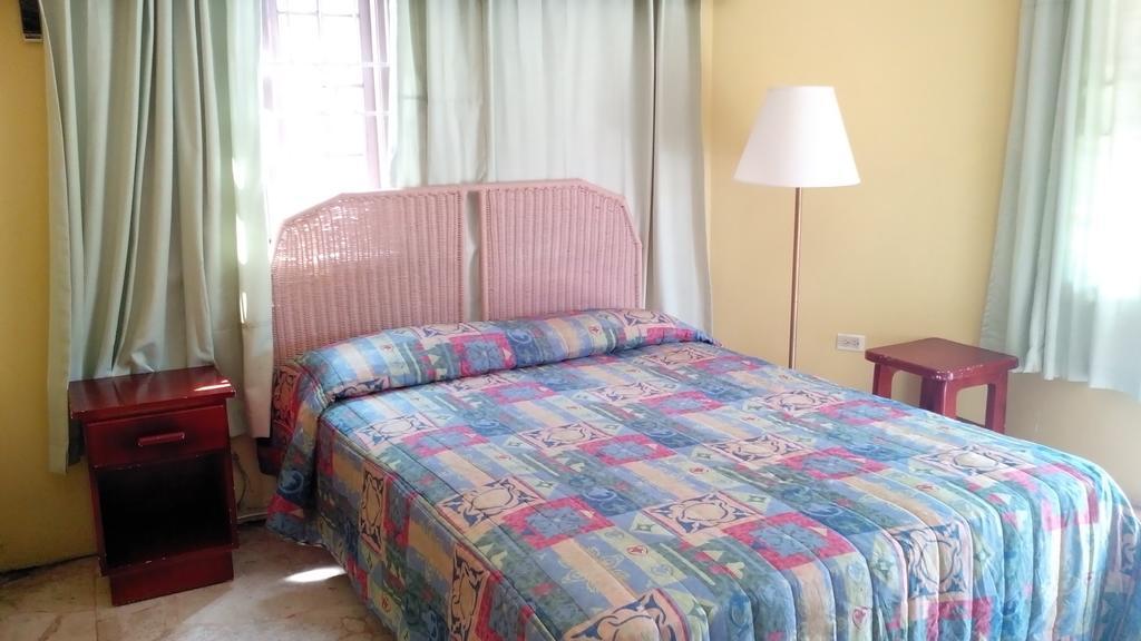 Silver Creek Resort Runaway Bay Extérieur photo