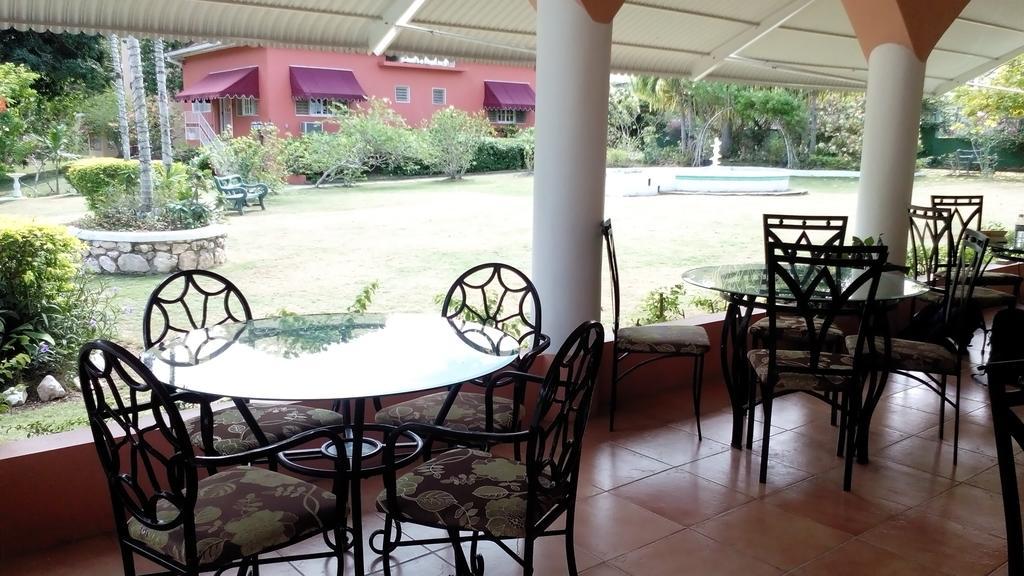Silver Creek Resort Runaway Bay Extérieur photo
