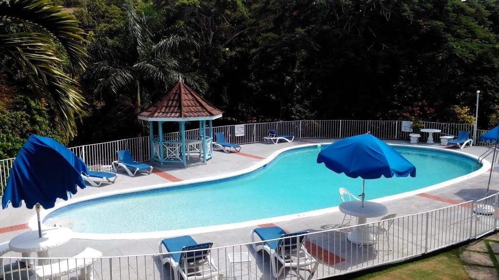 Silver Creek Resort Runaway Bay Extérieur photo