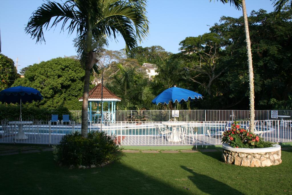 Silver Creek Resort Runaway Bay Extérieur photo