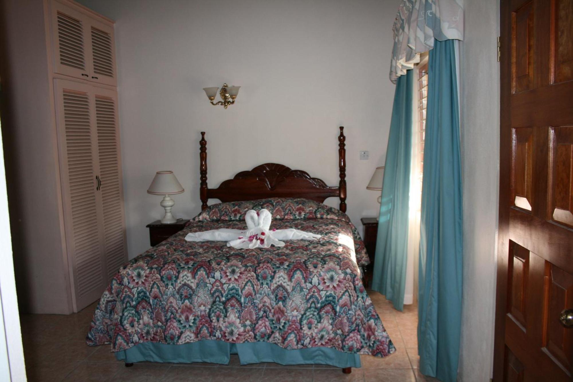 Silver Creek Resort Runaway Bay Extérieur photo